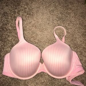 Victoria’s Secret 34DDD bra